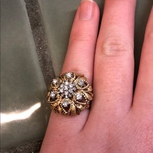 Vintage diamond floral gold 14 Karat ring